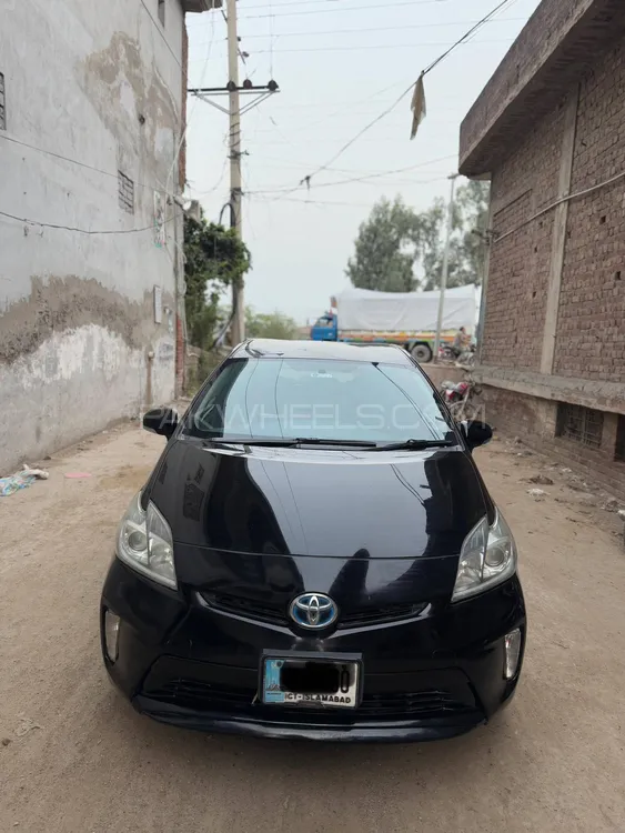 Toyota Prius 2015 for Sale in Islamabad Image-1