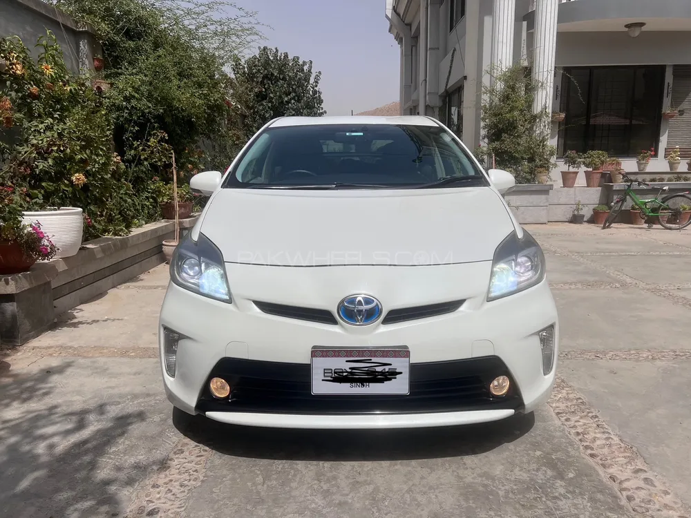 Toyota Prius 2013 for Sale in Quetta Image-1