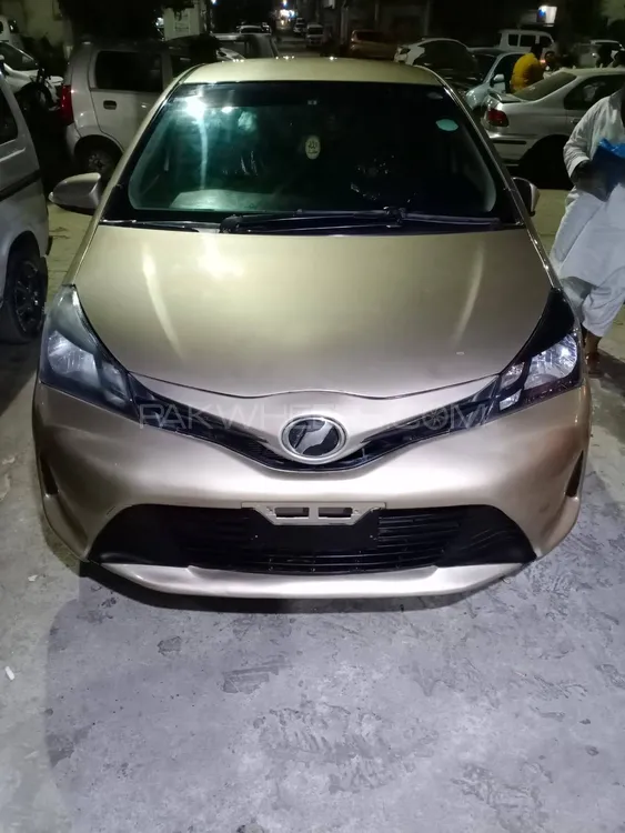Toyota Vitz 2014 for Sale in Karachi Image-1