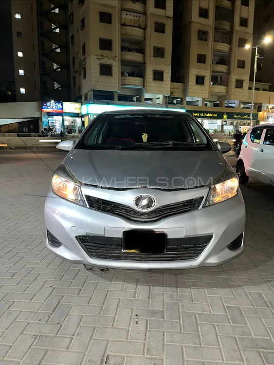 Toyota Vitz 2011 for Sale in Karachi Image-1