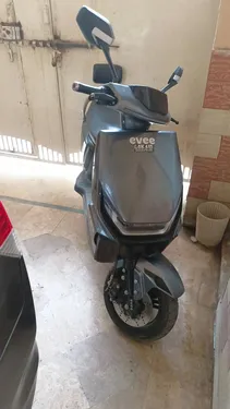 Evee Gen-Z 2025