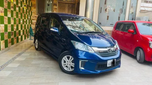 Honda Freed Hybrid B  2016