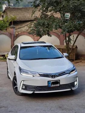 Toyota Corolla Altis Grande CVT-i 1.8 2017