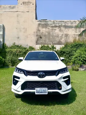 Toyota Fortuner GR-S 2023