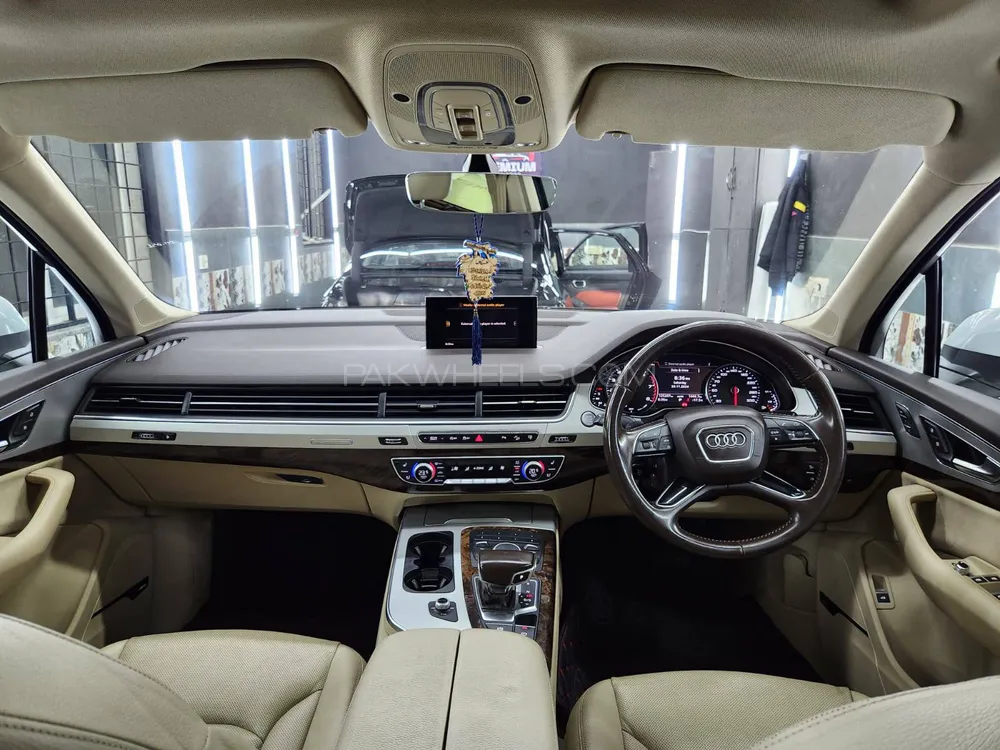 Audi Q7 2017 for Sale in Islamabad Audi Q7 2017 for Sale in Islamabad Image-6