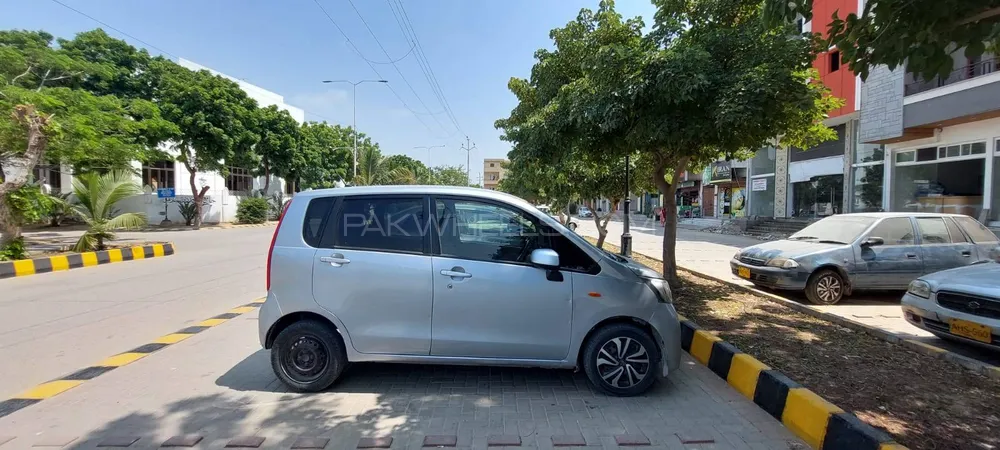 Daihatsu Move 2013 for Sale in Karachi Image-1