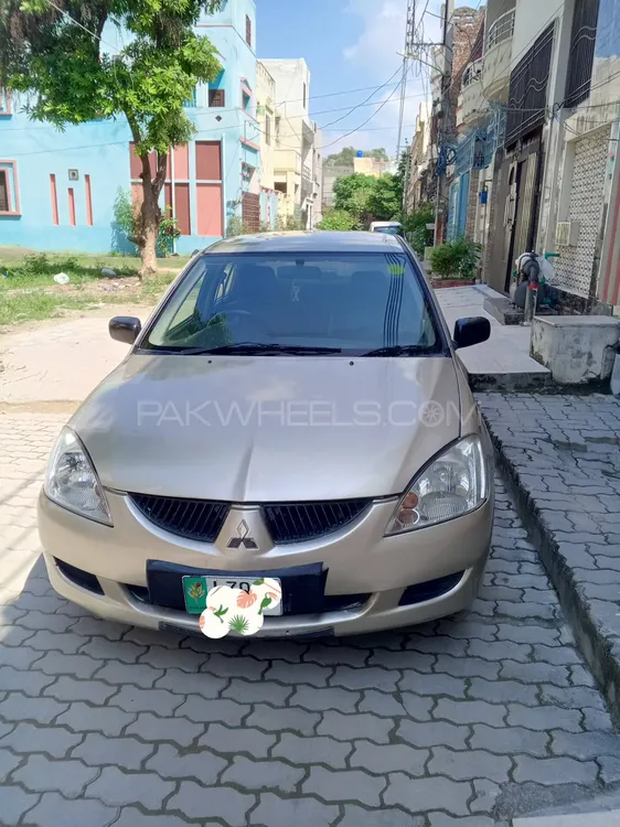 Mitsubishi Lancer 2004 for Sale in Daska Mitsubishi Lancer 2004 for Sale in Daska Image-2
