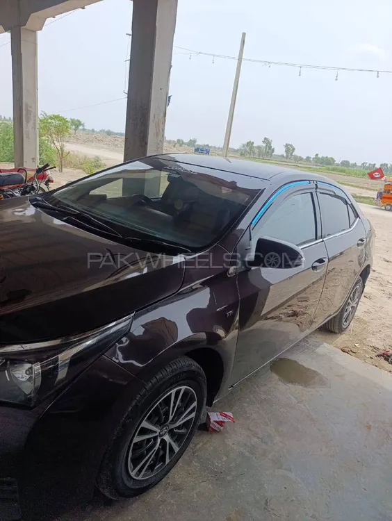 Toyota Corolla 2015 for Sale in Larkana Image-1