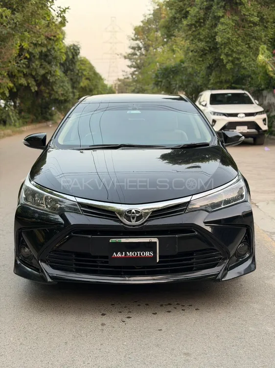 Toyota Corolla 2017 for Sale in Lahore Image-1