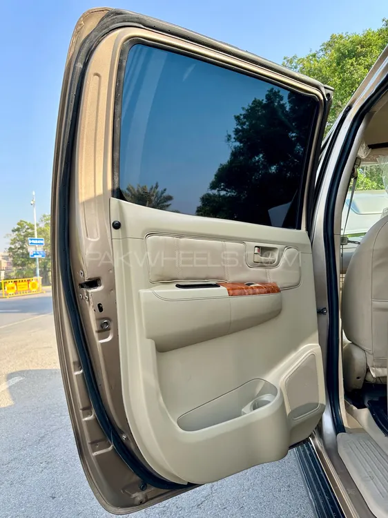 Toyota Hilux 2005 for Sale in Lahore Toyota Hilux 2005 for Sale in Lahore Image-8