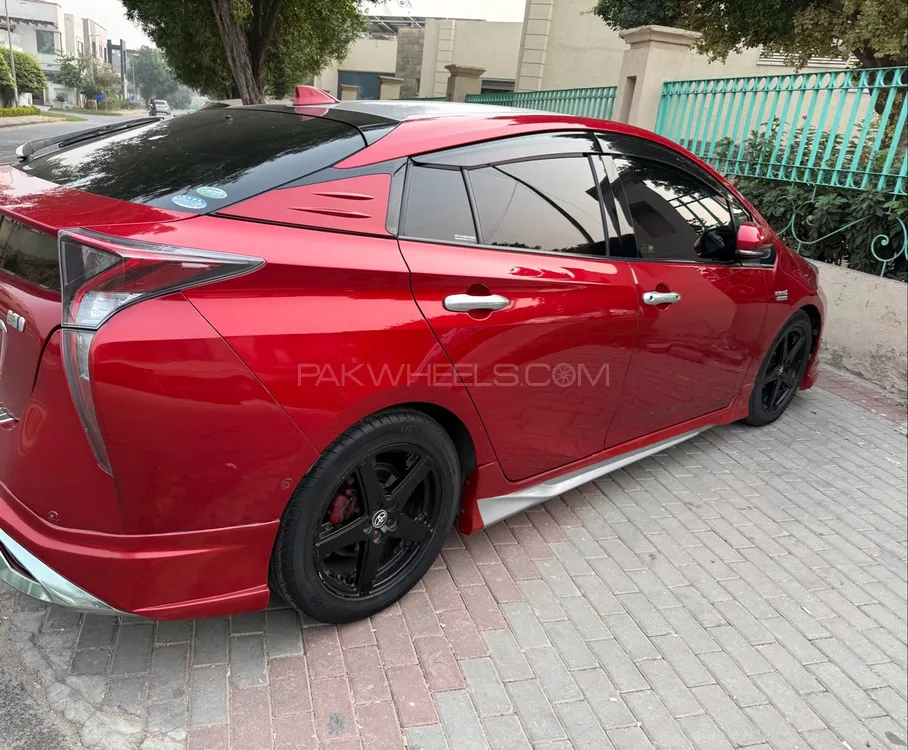 Toyota Prius 2016 for Sale in Lahore Image-1