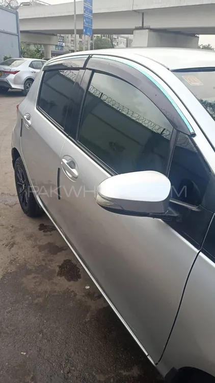 Toyota Vitz 2014 for Sale in Karachi Image-1