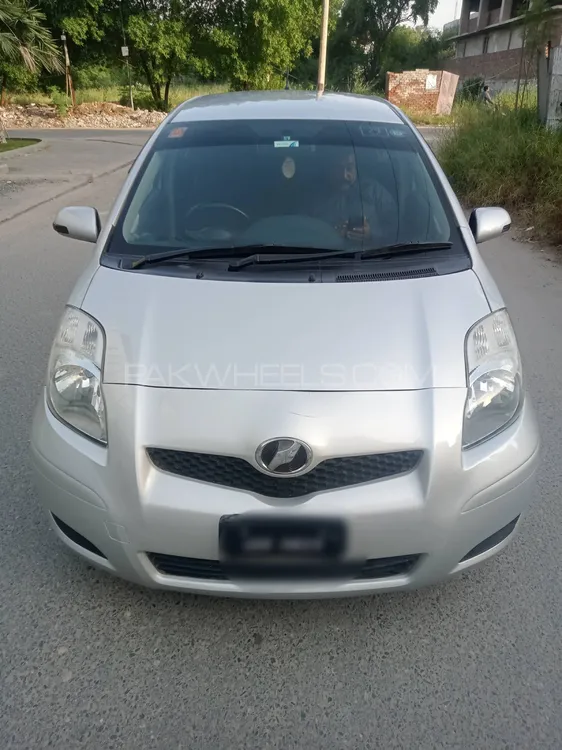 Toyota Vitz 2010 for Sale in Faisalabad Image-1