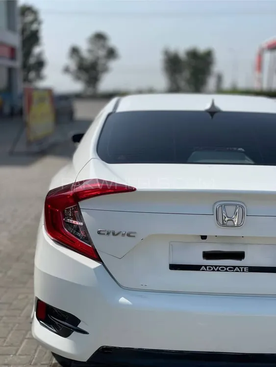 Honda Civic 2018 for Sale in Muridke Image-1