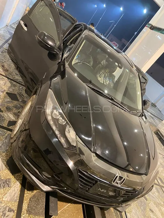 Honda Vezel 2016 for Sale in Mardan Honda Vezel 2016 for Sale in Mardan Image-11