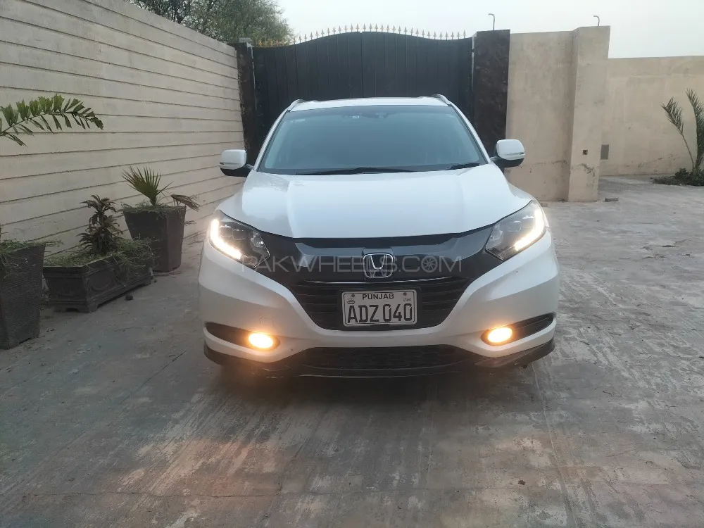 Honda Vezel 2015 for Sale in Sahiwal Image-1