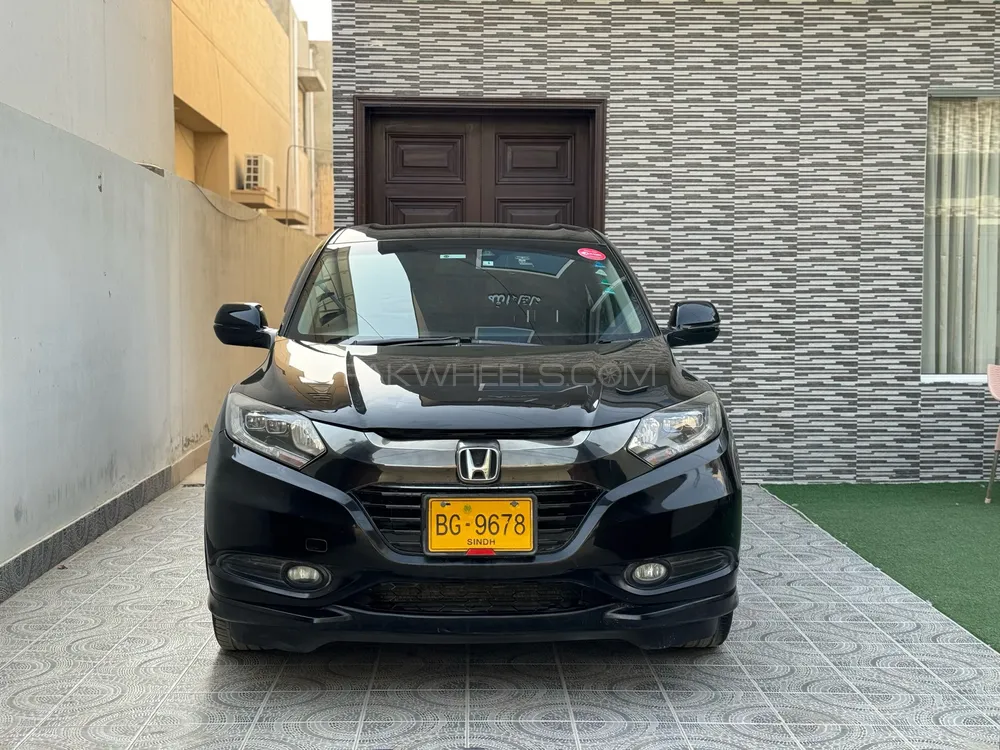 Honda Vezel 2017 for Sale in Karachi Image-1