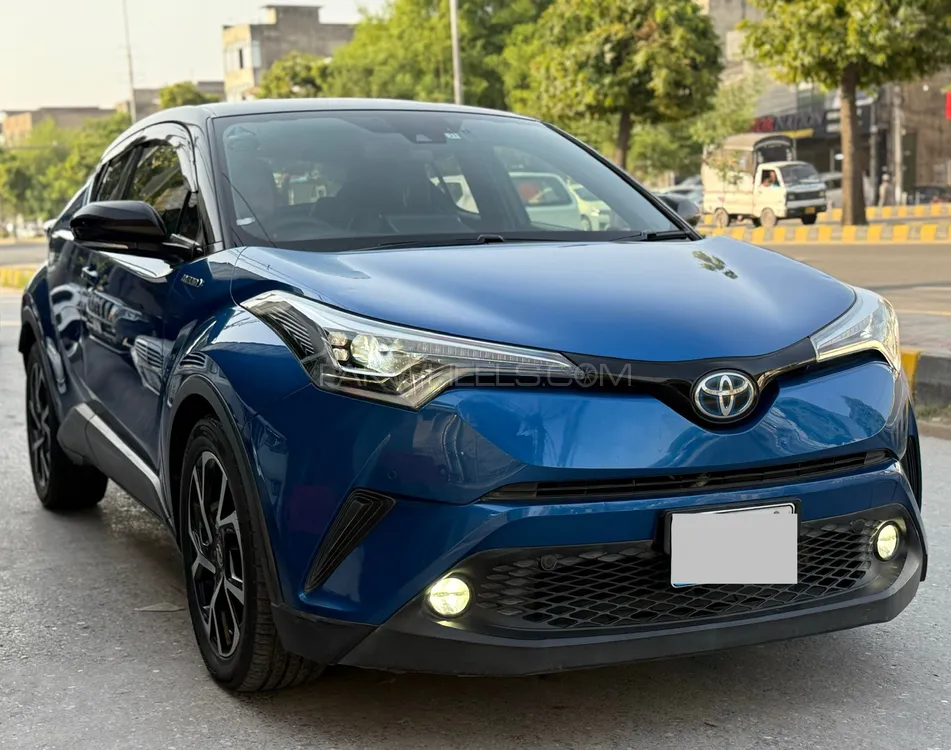 Toyota C-HR 2017 for Sale in Lahore Toyota C-HR 2017 for Sale in Lahore Image-2