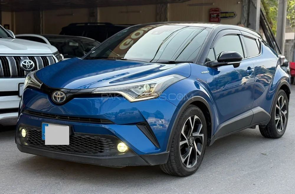 Toyota C-HR 2017 for Sale in Lahore Toyota C-HR 2017 for Sale in Lahore Image-13