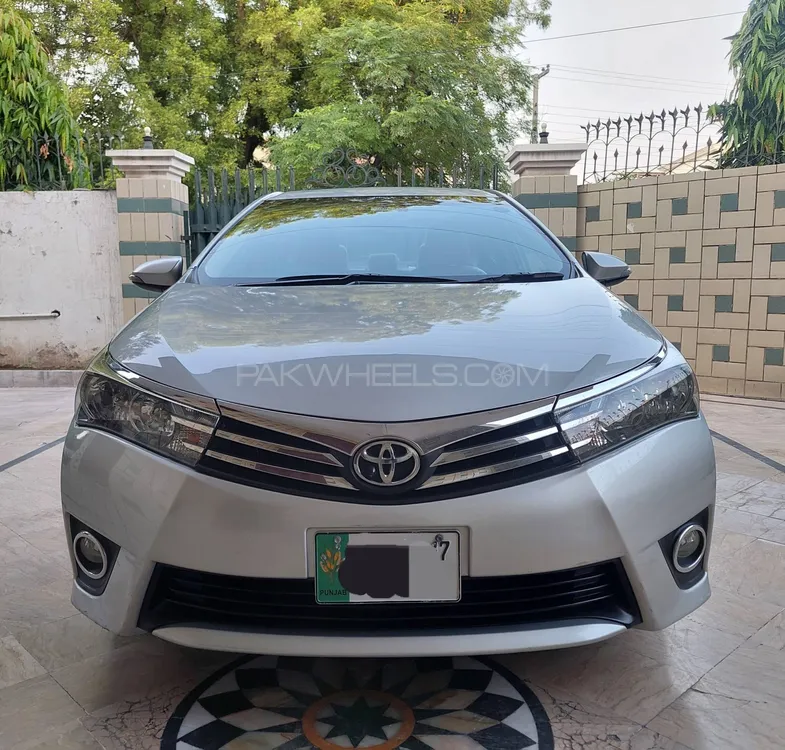 Toyota Corolla 2017 for Sale in Lahore Image-1
