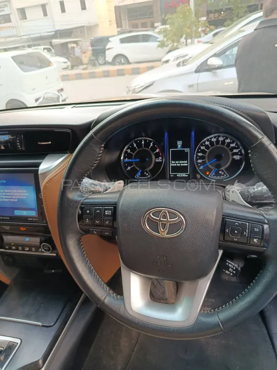 Toyota Fortuner 2018 for Sale in Karachi Toyota Fortuner 2018 for Sale in Karachi Image-5