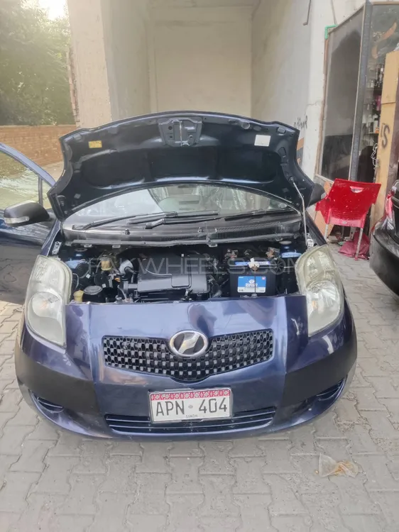 Toyota Vitz 2005 for Sale in Sahiwal Image-1