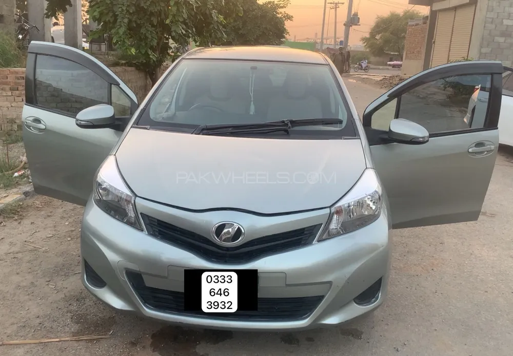 Toyota Vitz 2011 for Sale in D.G.Khan Image-1