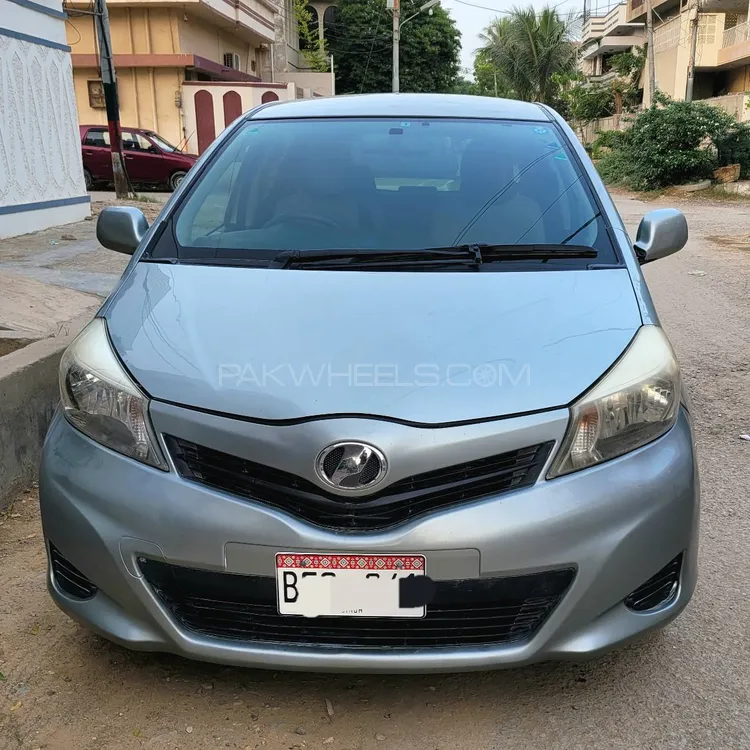 Toyota Vitz 2014 for Sale in Karachi Image-1