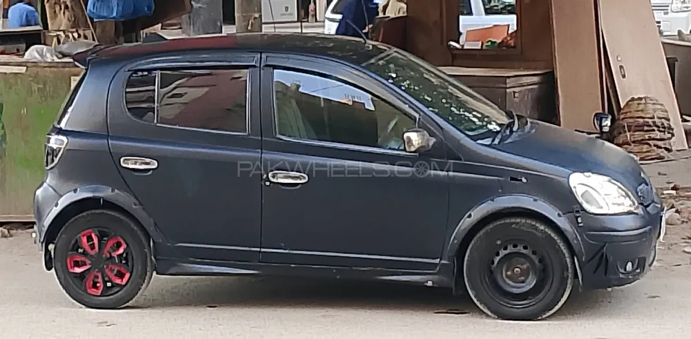 Toyota Vitz 2003 for Sale in Karachi Image-1
