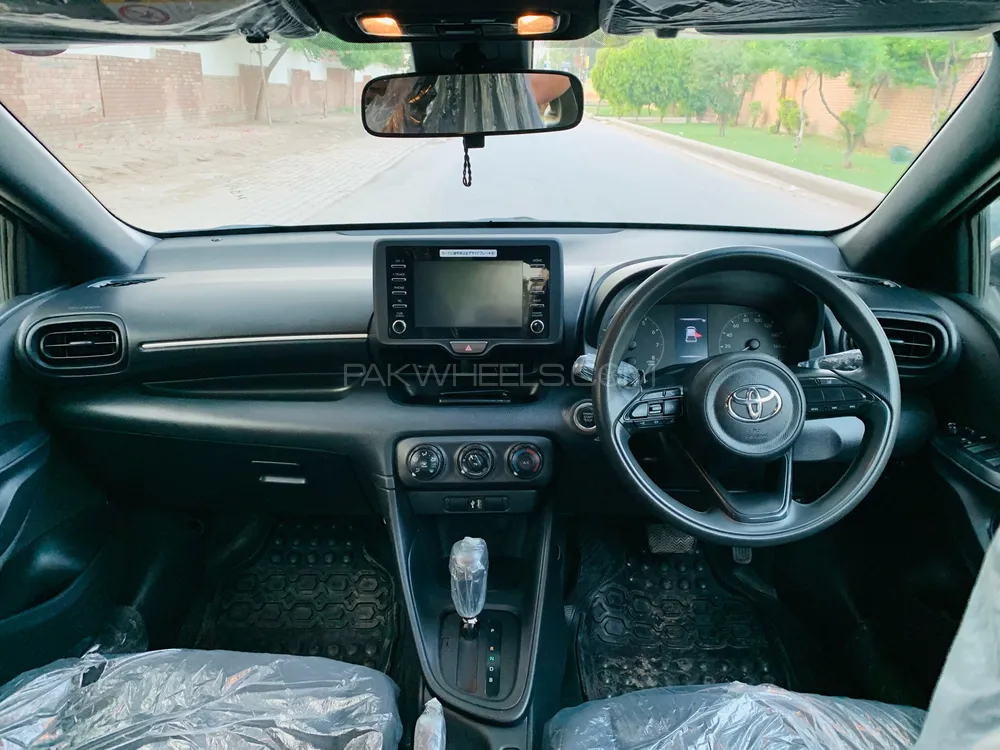 Toyota Yaris Hatchback 2025 for Sale in Multan Toyota Yaris Hatchback 2025 for Sale in Multan Image-12