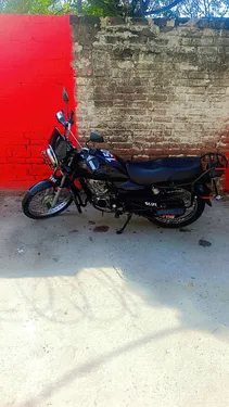 Suzuki GS 150 2015
