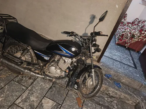 Suzuki GS 150 2016