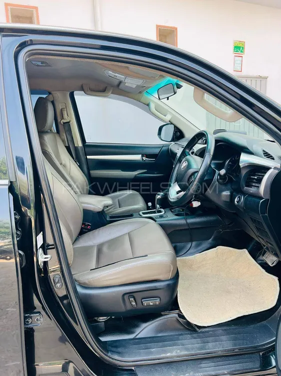 Toyota Hilux 2021 for Sale in Mandi bahauddin Toyota Hilux 2021 for Sale in Mandi bahauddin Image-6