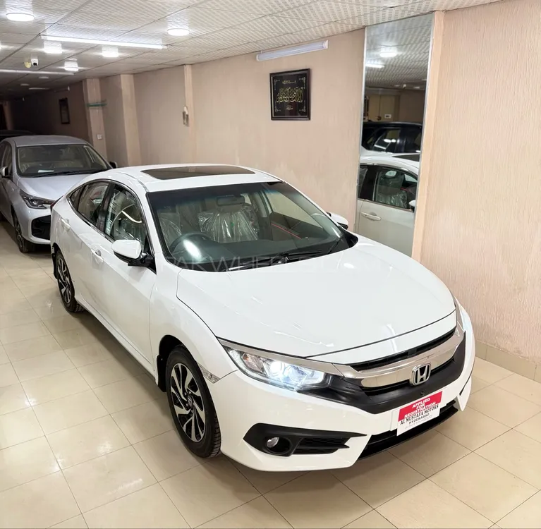 Honda Civic 2018 for Sale in Hyderabad Image-1