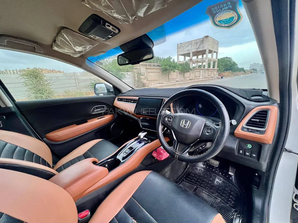 Honda Vezel 2014 for Sale in Karachi Honda Vezel 2014 for Sale in Karachi Image-11