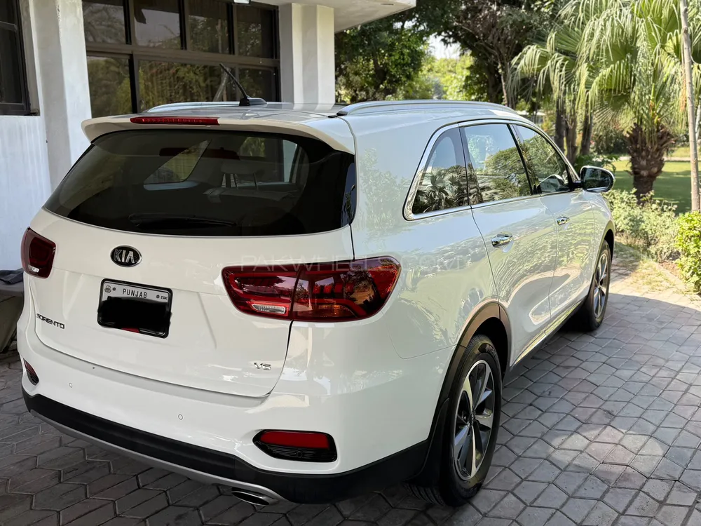 KIA Sorento 2023 for Sale in Lahore KIA Sorento 2023 for Sale in Lahore Image-5