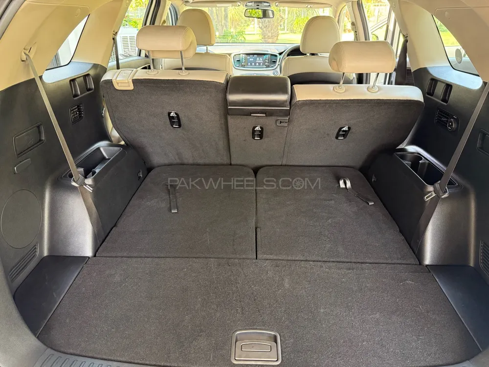 KIA Sorento 2023 for Sale in Lahore KIA Sorento 2023 for Sale in Lahore Image-11