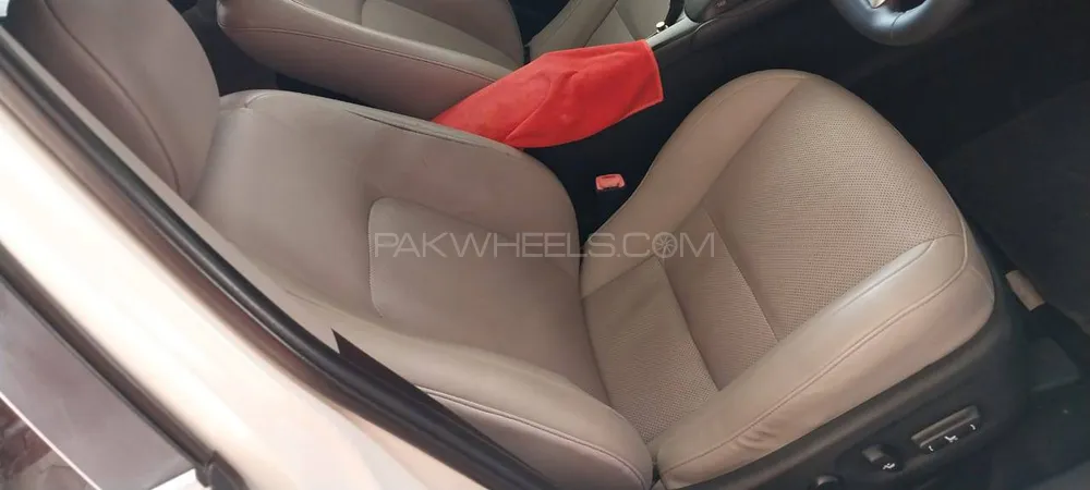 Lexus CT200h 2011 for Sale in Lahore Lexus CT200h 2011 for Sale in Lahore Image-7