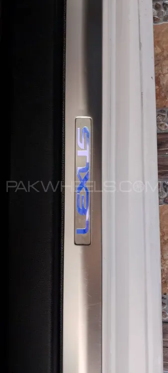 Lexus CT200h 2011 for Sale in Lahore Lexus CT200h 2011 for Sale in Lahore Image-4