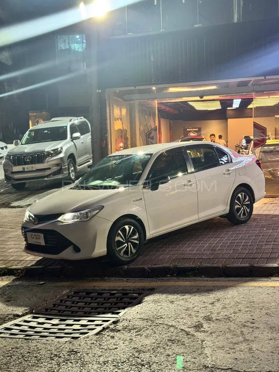 Toyota Corolla Axio 2017 for Sale in Islamabad Toyota Corolla Axio 2017 for Sale in Islamabad Image-2