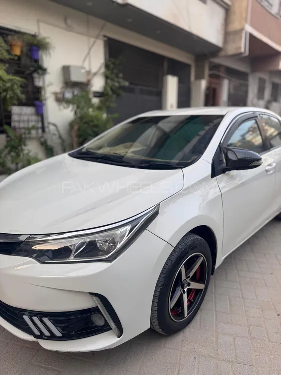 Toyota Corolla 2017 for Sale in Karachi Image-1