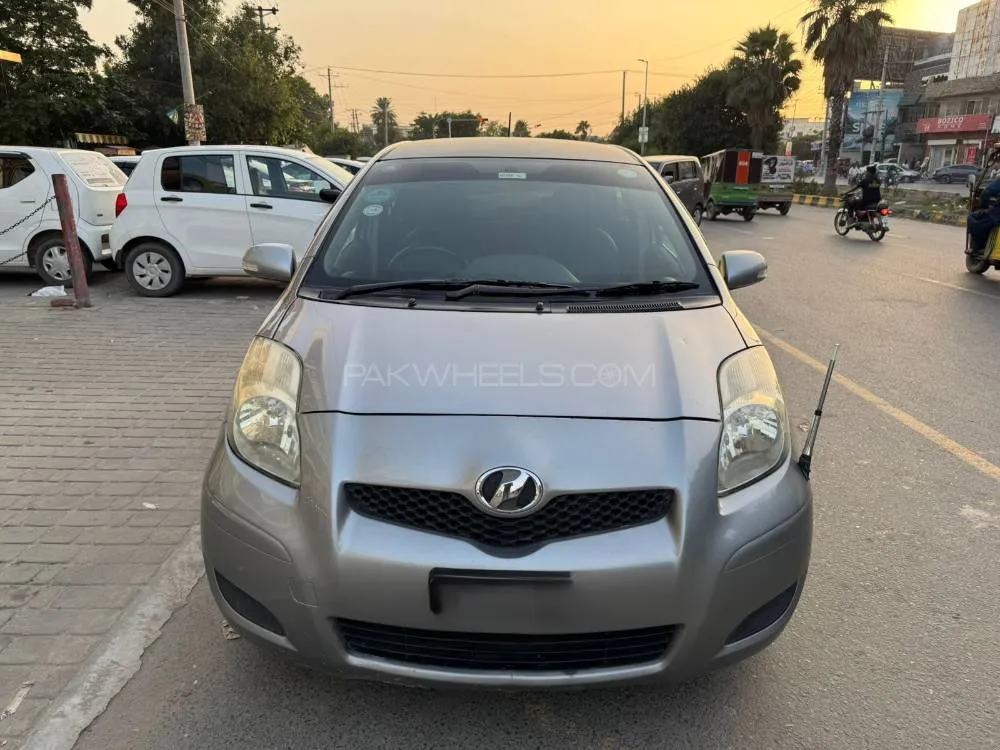 Toyota Vitz 2010 for Sale in Faisalabad Image-1