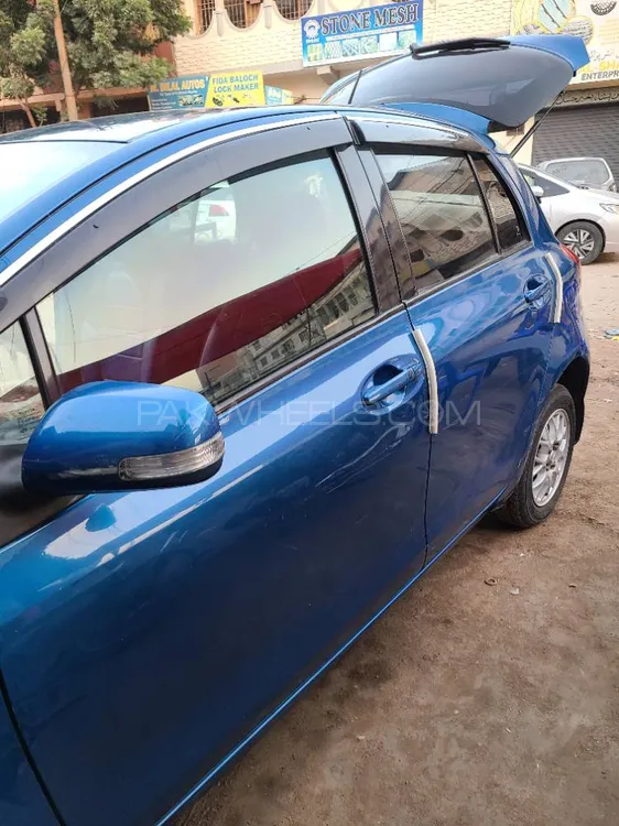 Toyota Vitz 2009 for Sale in Karachi Image-1