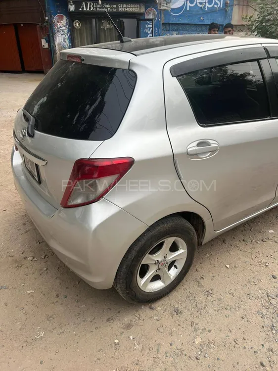 Toyota Vitz 2011 for Sale in Sheikhupura Toyota Vitz 2011 for Sale in Sheikhupura Image-6