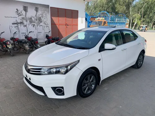Toyota Corolla Altis Grande CVT-i 1.8 2016