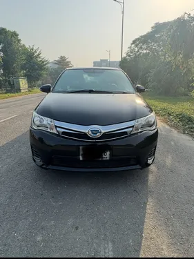 Toyota Corolla Axio Hybrid 1.5 2014