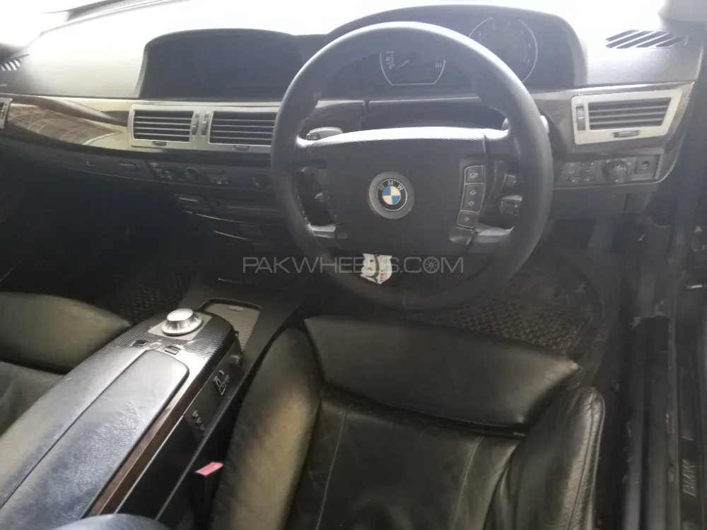 بی ایم ڈبلیو 7 سیریز 2005 for Sale in صادق آباد بی ایم ڈبلیو 7 سیریز 2005 for Sale in صادق آباد Image-3
