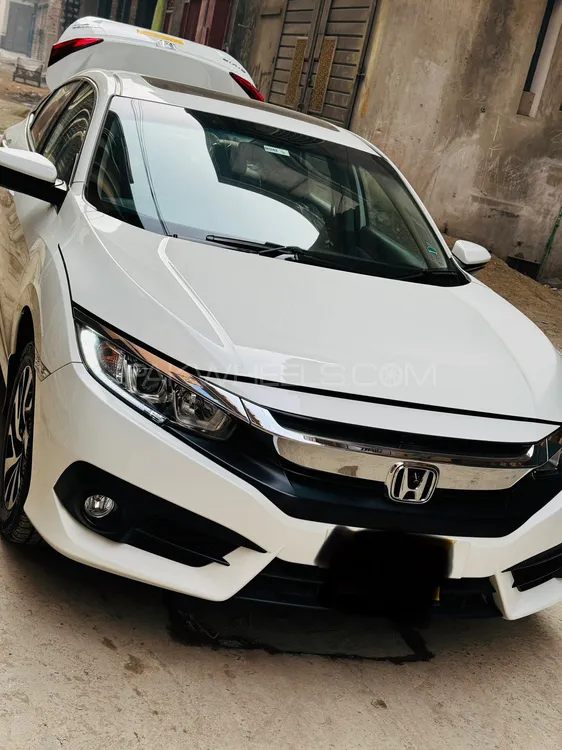 Honda Civic 2018 for Sale in Peshawar Image-1