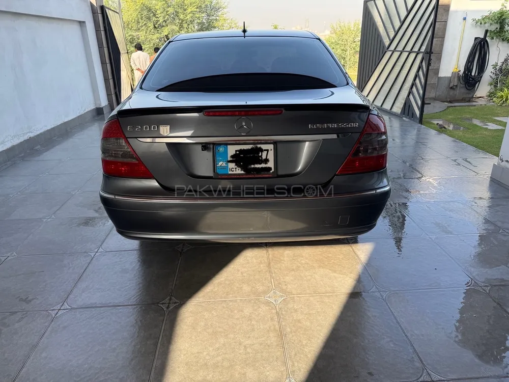 Mercedes Benz E Class 2006 for Sale in Multan Mercedes Benz E Class 2006 for Sale in Multan Image-4