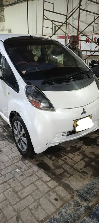 مٹسوبیشی آئی 2009 for Sale in کراچی Image-1